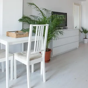 Airport - 5 Mins From Airport Apartment Otopeni